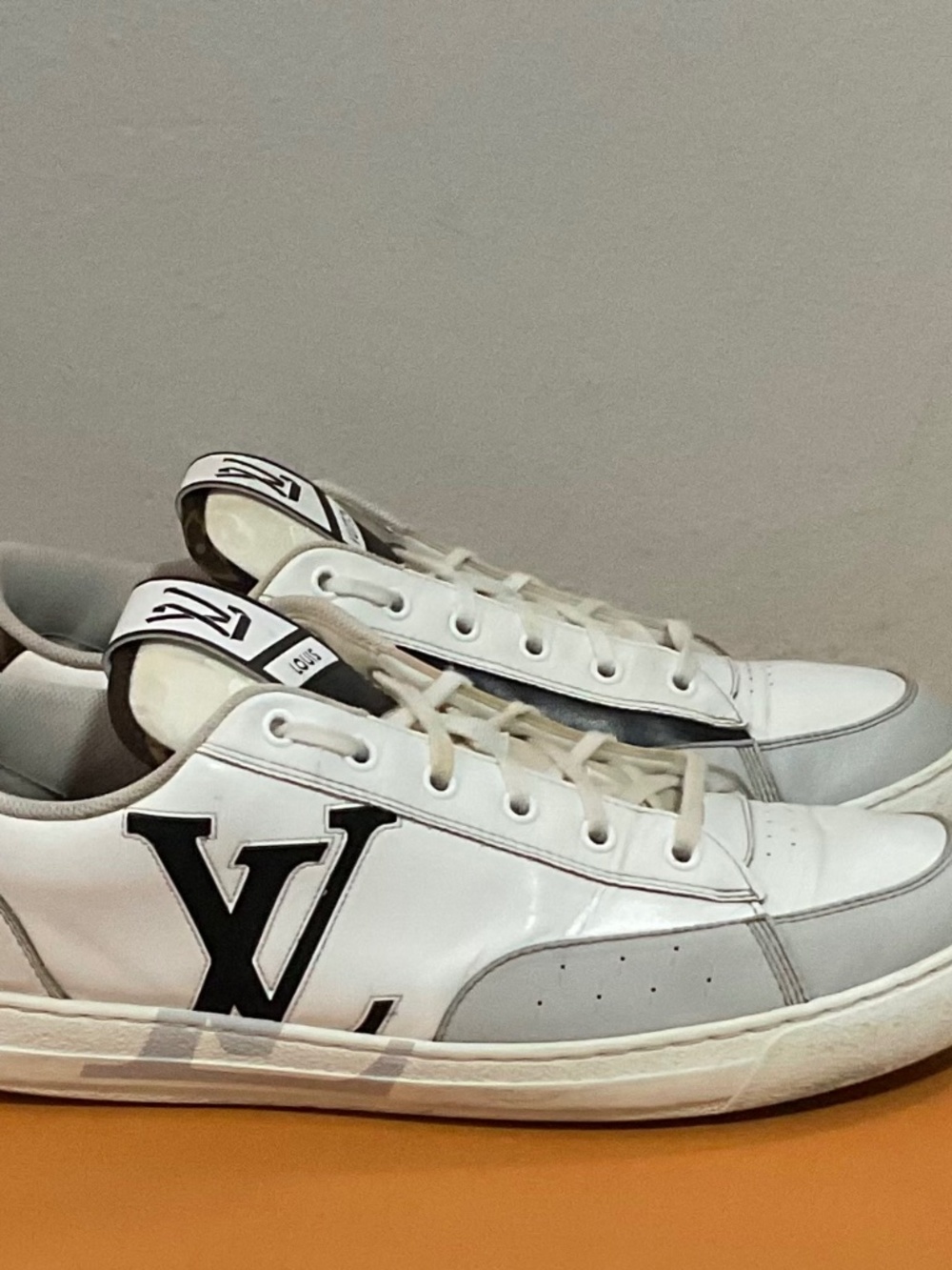 LOUIS VUITTON 1A9JNB men’s sneakers.